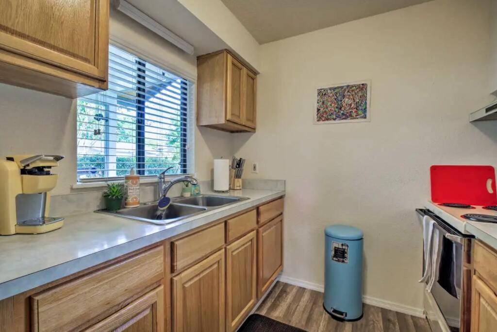 Cute W/ Massage Chair And Wifi Apartment Gainesville