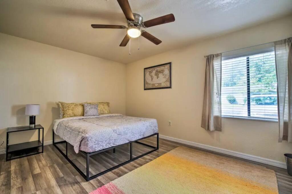 Cute W/ Massage Chair And Wifi Apartment *