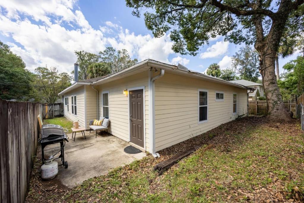 Holiday home Your Uf Getaway: 1 Block From Campus - 4 Bd Haven