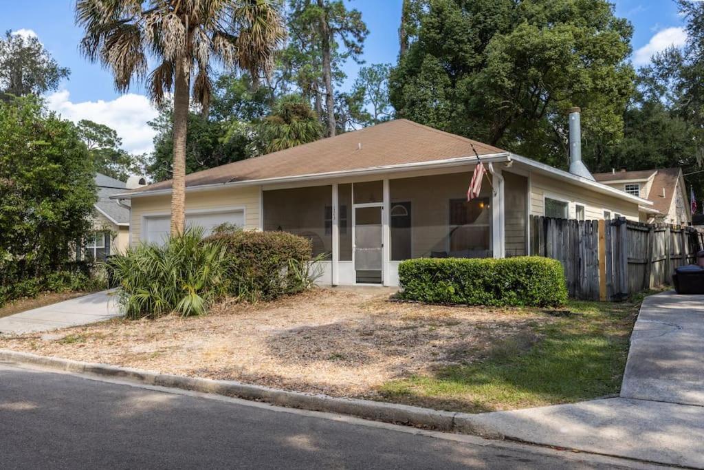 Your Uf Getaway: 1 Block From Campus - 4 Bd Haven Gainesville
