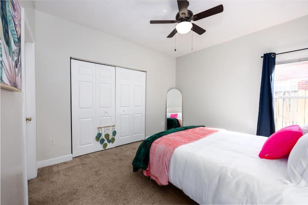 Your Uf Getaway: 1 Block From Campus - 4 Bd Haven * Gainesville