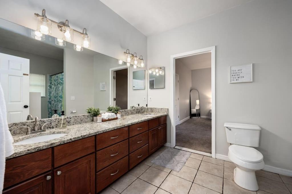 Your Uf Getaway: 1 Block From Campus - 4 Bd Haven Gainesville