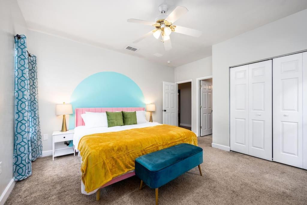 Your Uf Getaway: 1 Block From Campus - 4 Bd Haven Gainesville