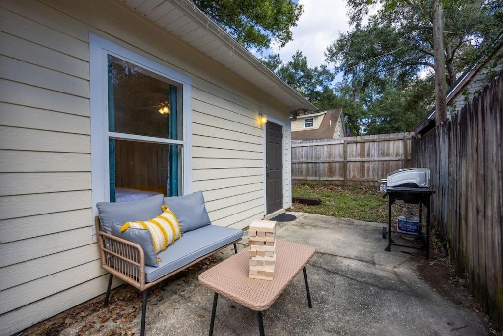 Holiday home Your Uf Getaway: 1 Block From Campus - 4 Bd Haven *