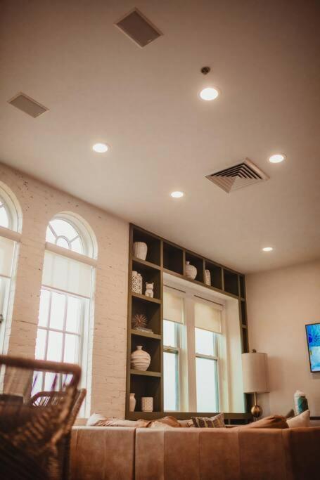 5-star Luxury - Atop The Seagle Building Gainesville