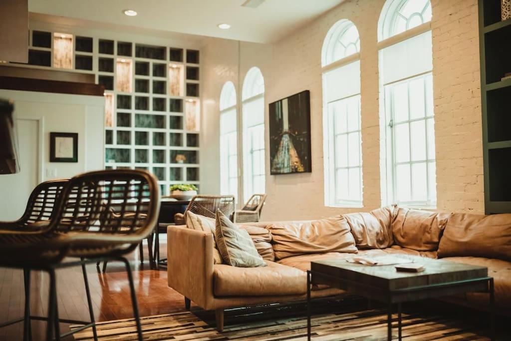 5-star Luxury - Atop The Seagle Building * Gainesville