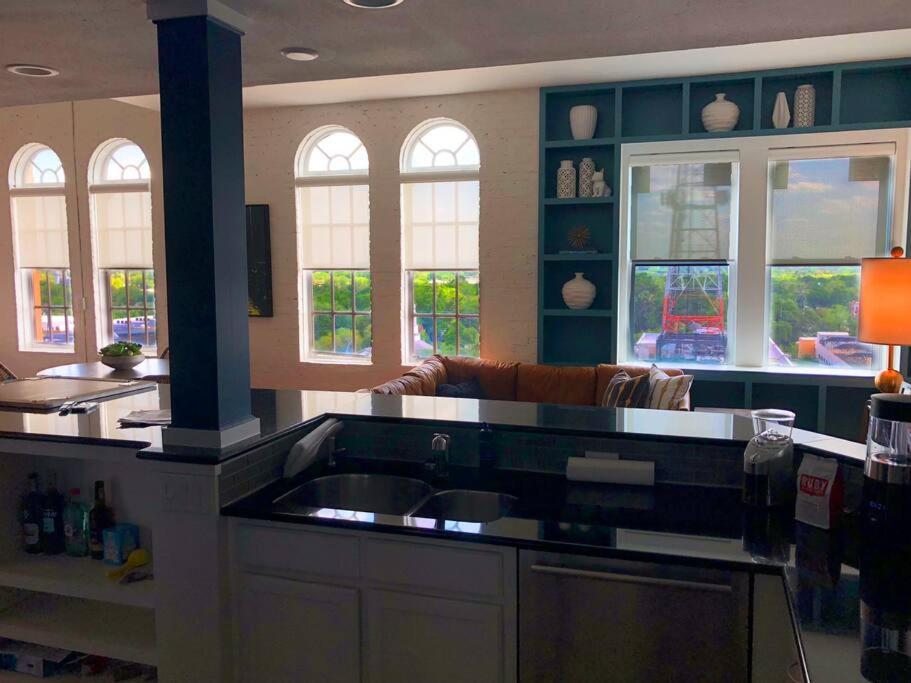 5-star Luxury - Atop The Seagle Building Apartment Gainesville
