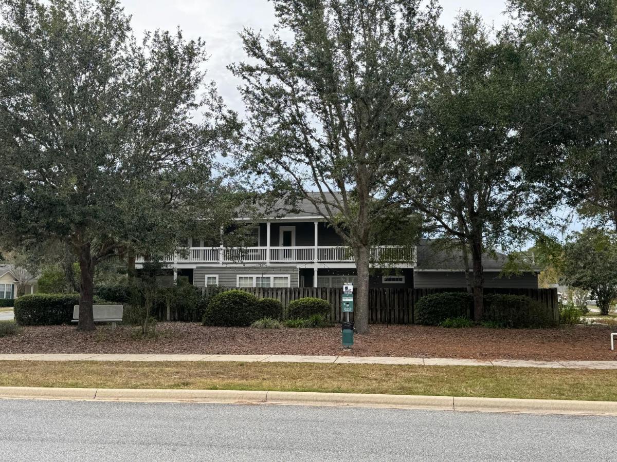 Homestay A Stylish And Comfy Place To Gainesville
