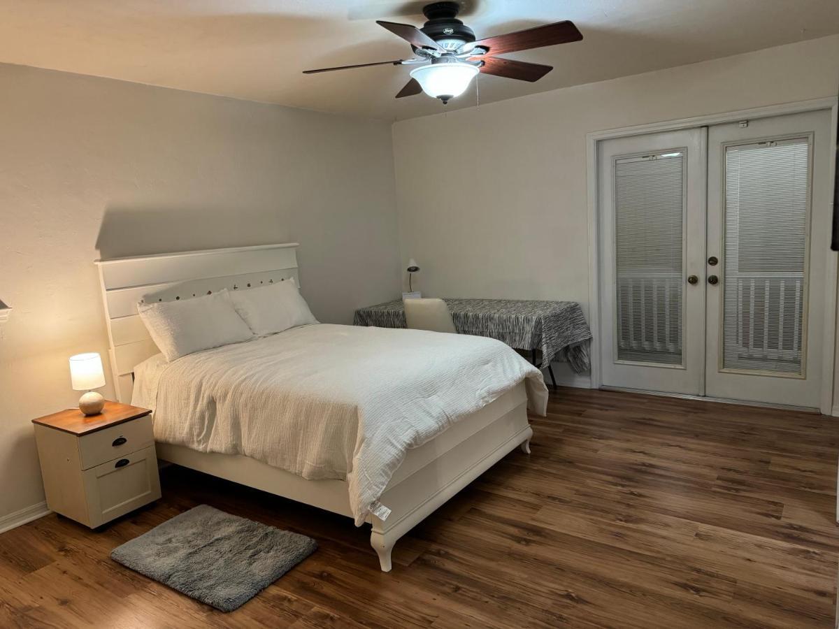 A Stylish And Comfy Place To * Gainesville
