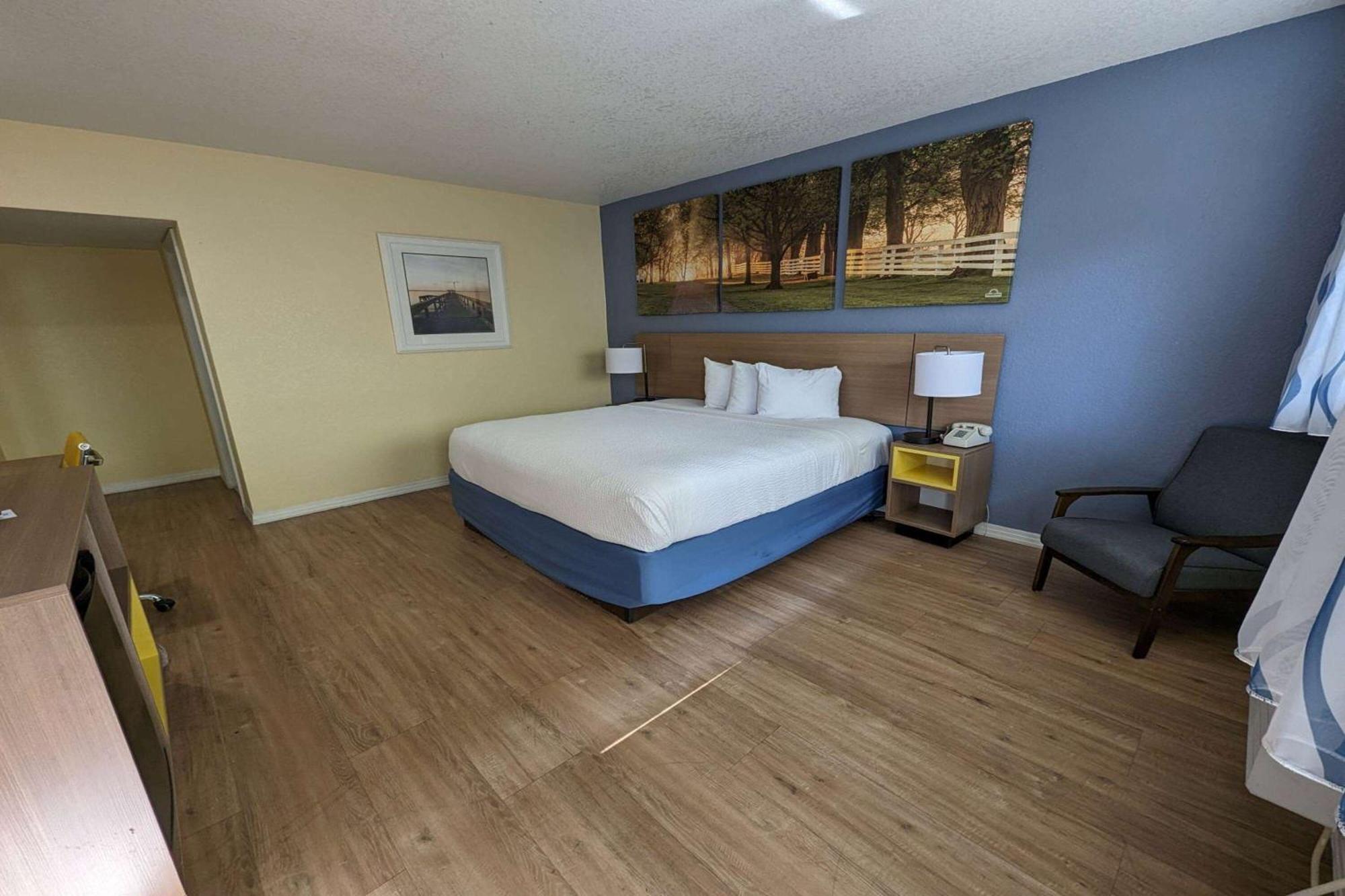 Hotel Days By Wyndham University 2*