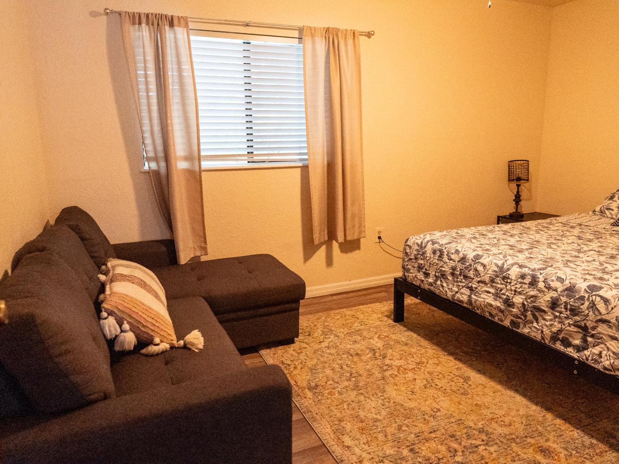 Apartment Cute W/ Massage Chair And Wifi Gainesville