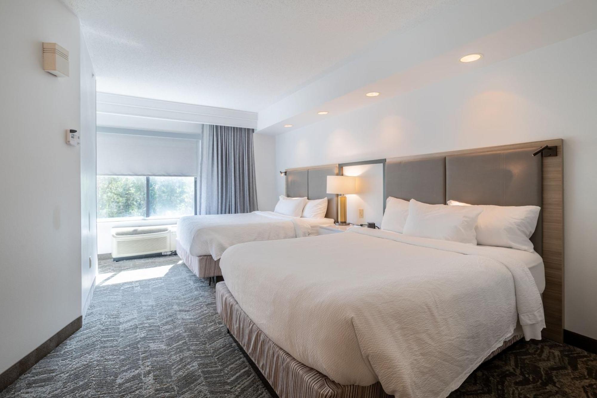 Springhill Hotel 3*