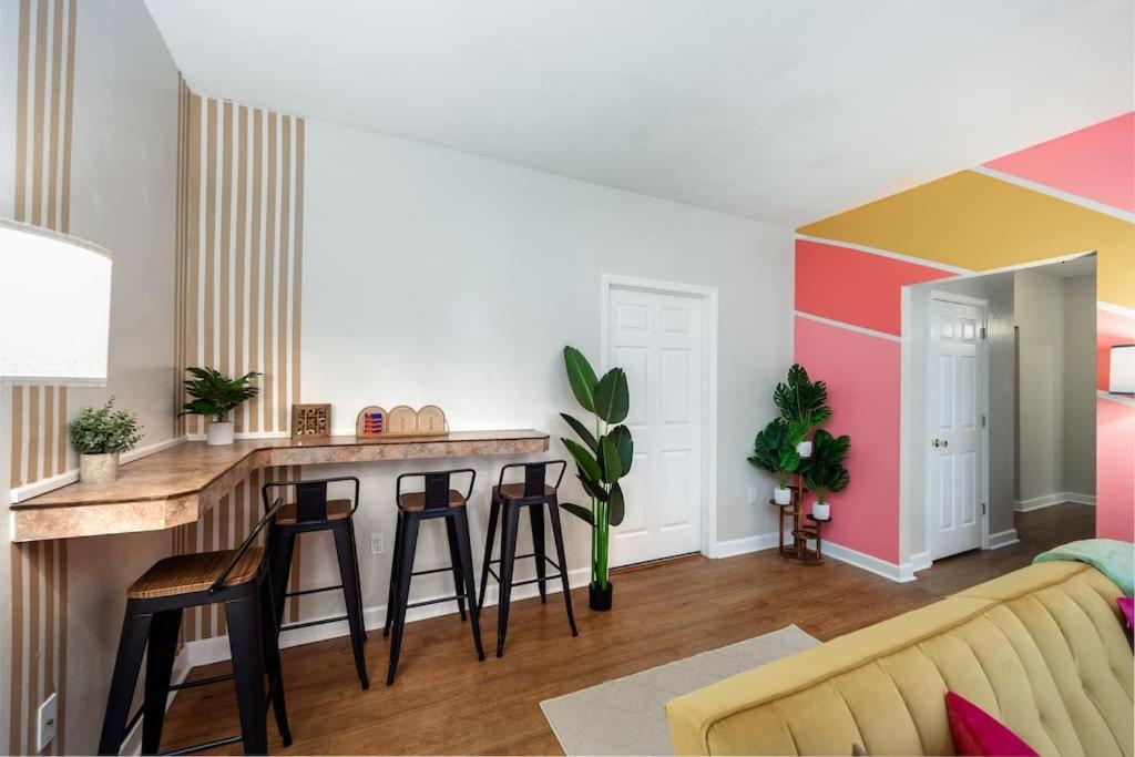 Holiday home Your Uf Getaway: 1 Block From Campus - 4 Bd Haven
