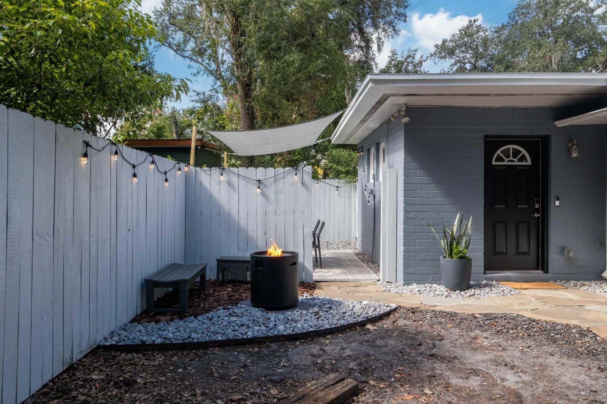 1 Mile To Uf & 5 Min Walk Downtown Pet Friendly Holiday home