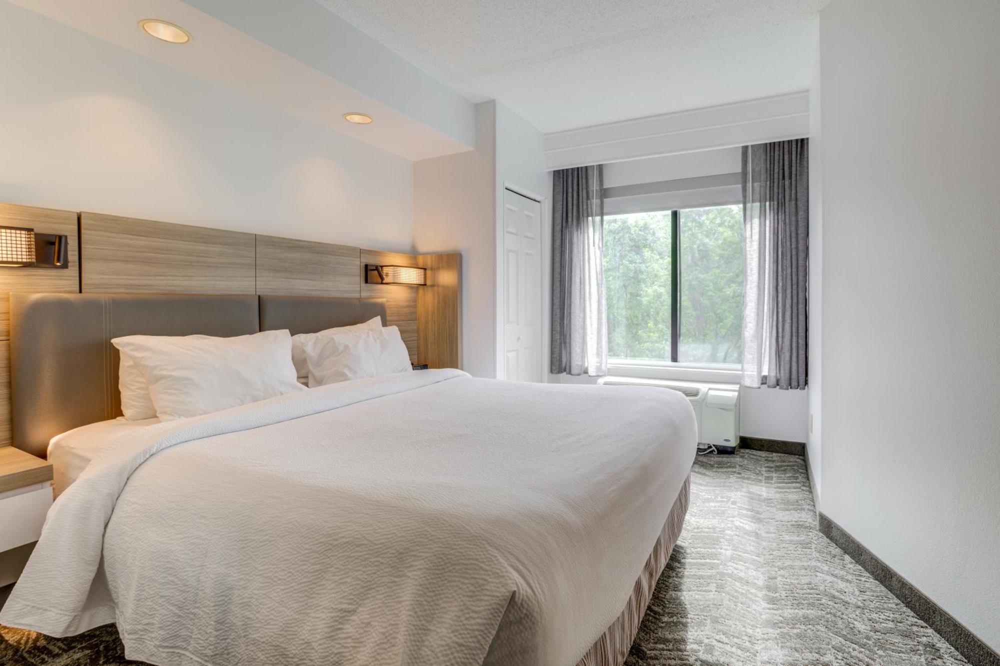 Springhill Hotel 3*