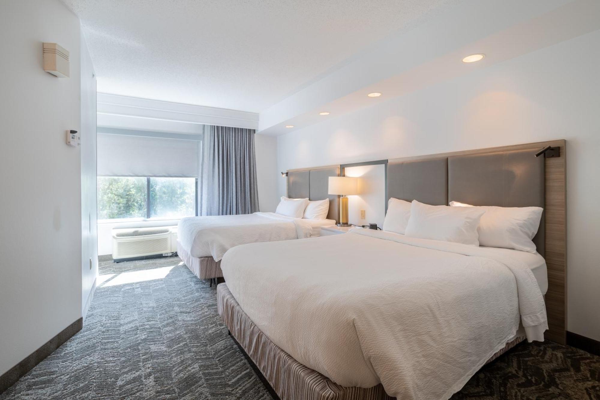Springhill Hotel 3*