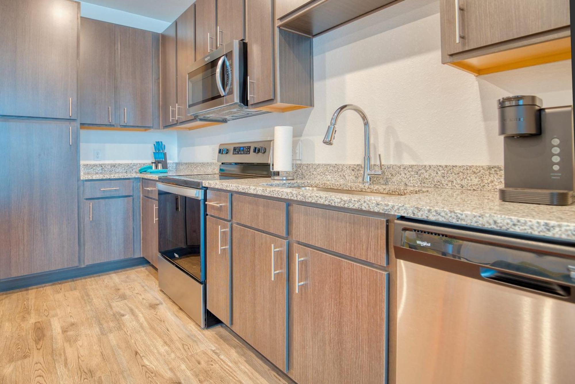 Deluxe One Bedroom Gainesville