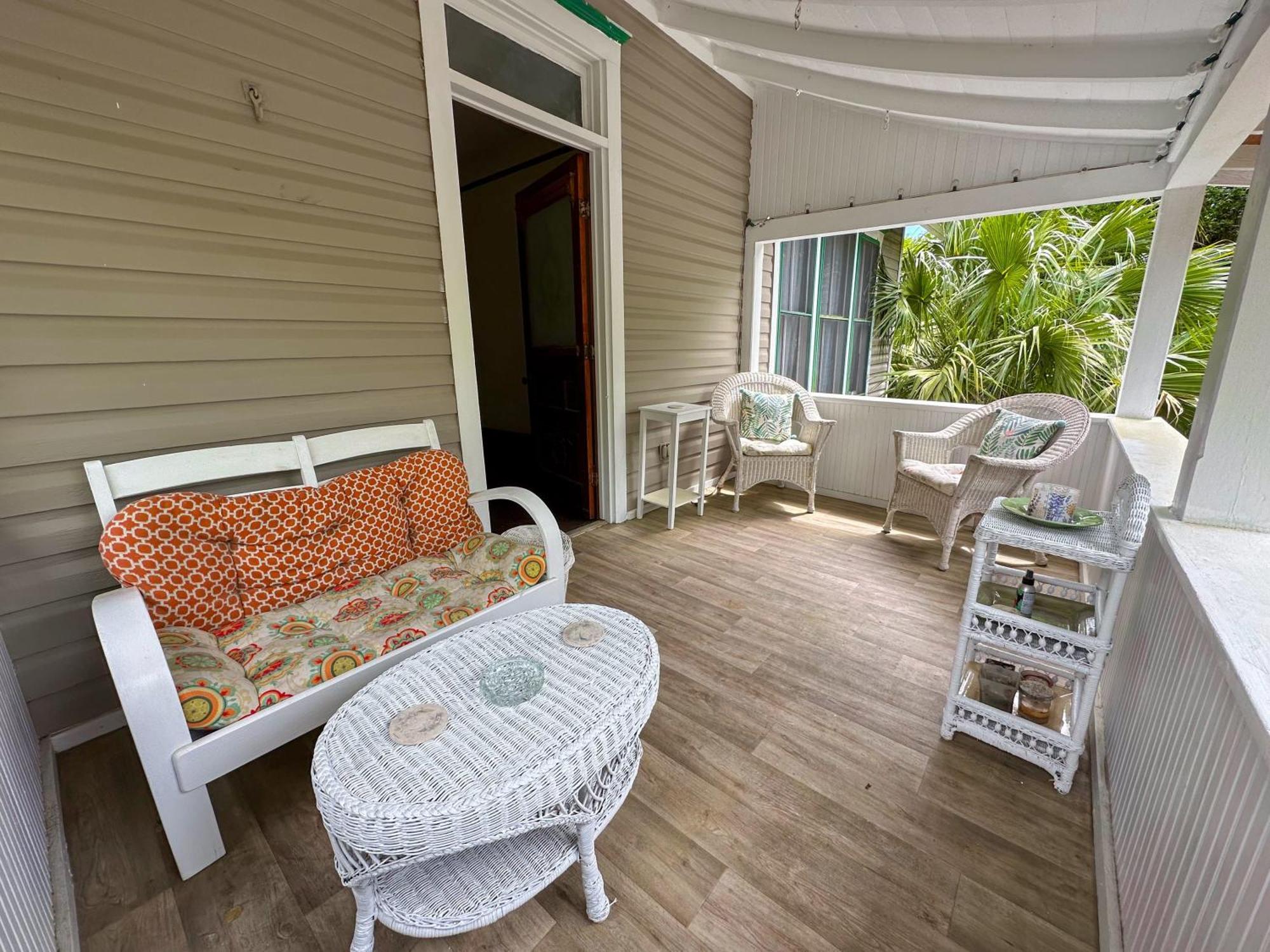Cozy Victorian Downtown Sleeps 5 Gainesville