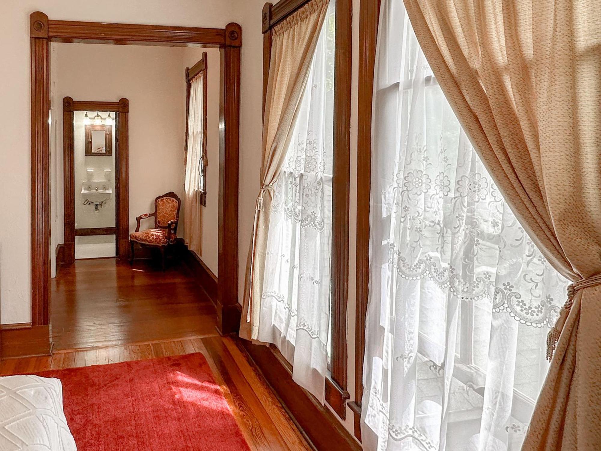 Apartment Cozy Victorian Downtown Sleeps 5 Gainesville