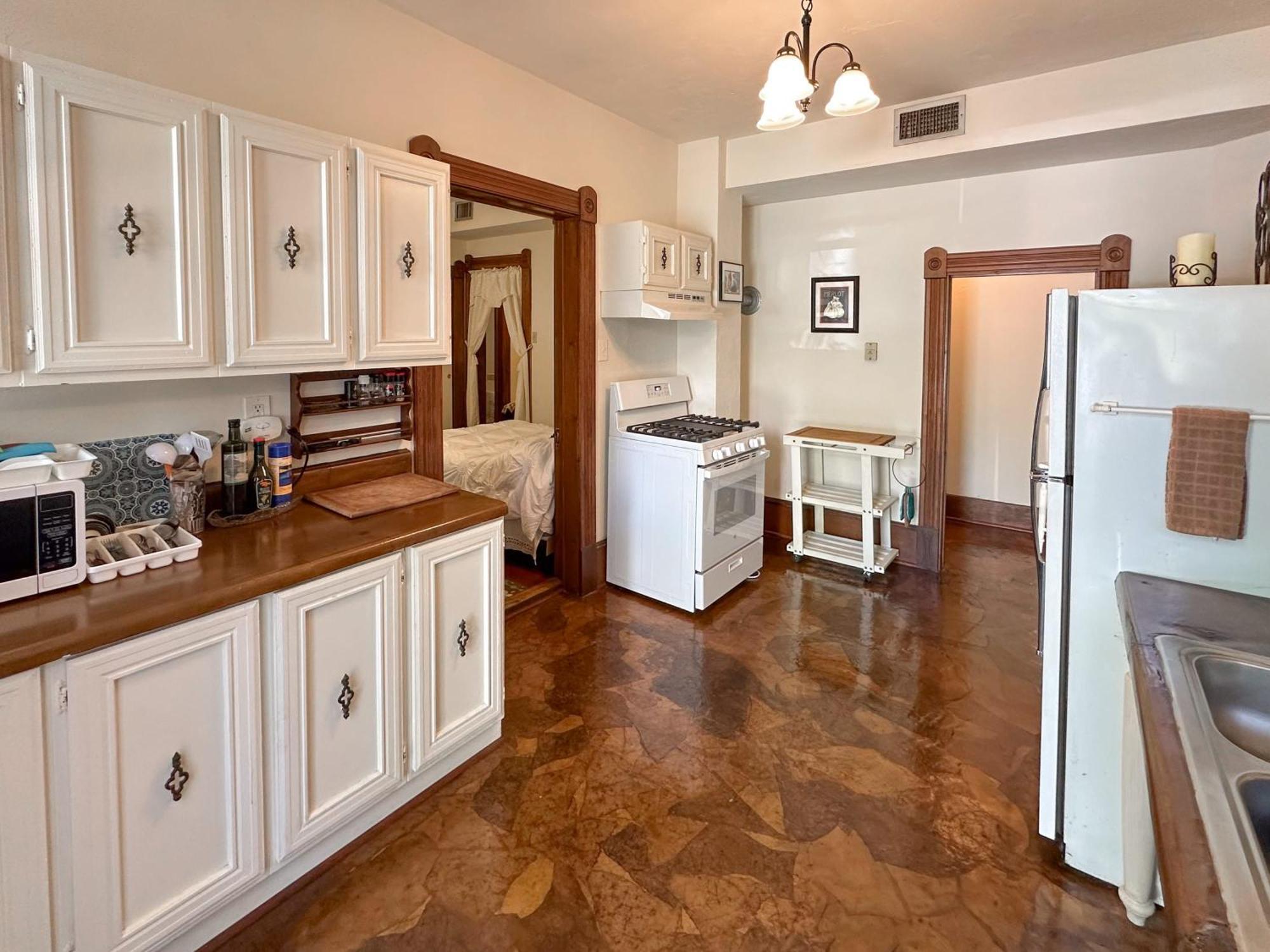 Downtown Historic Victorian Charmer Sleeps 7 Gainesville