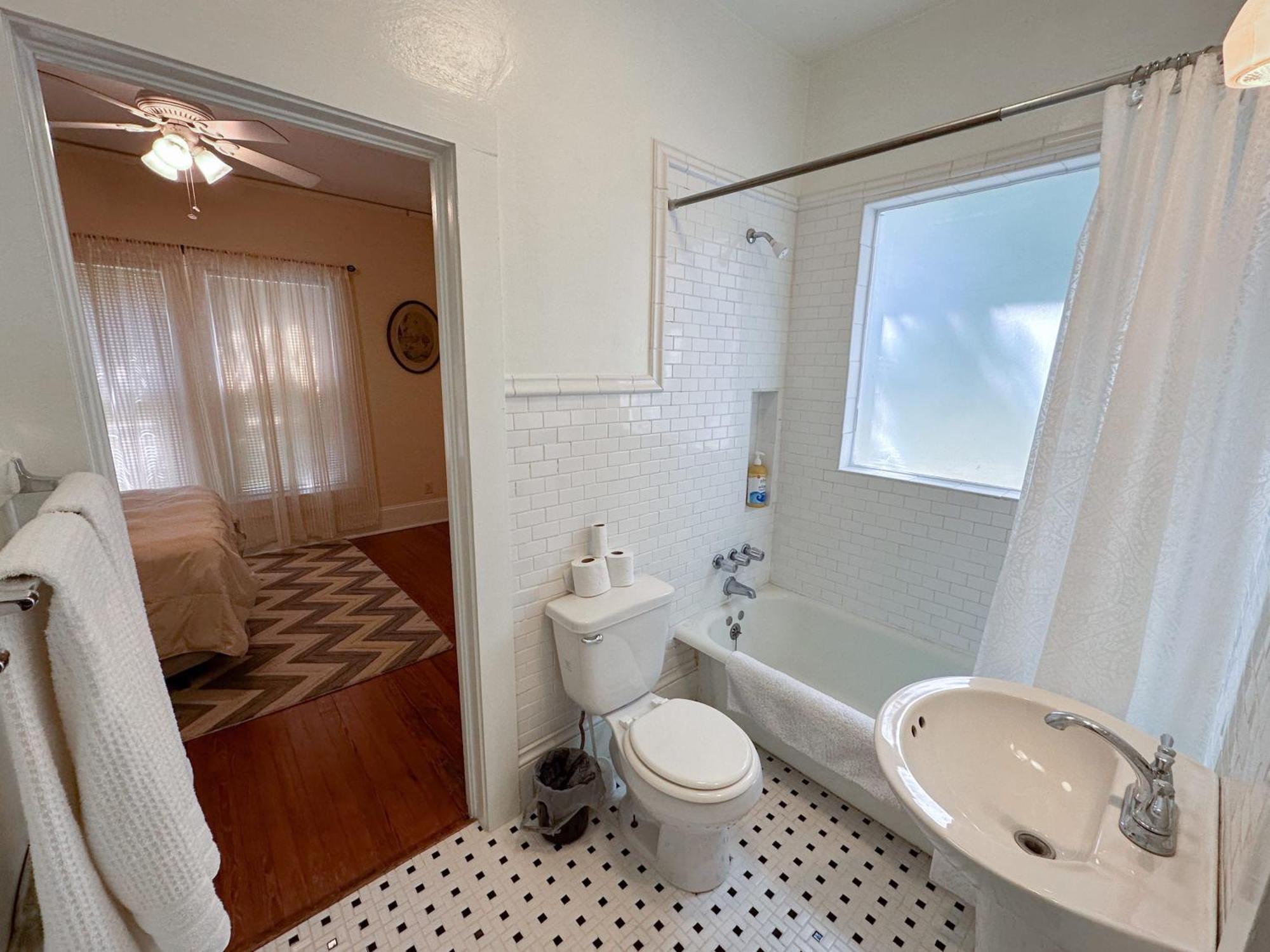 Adorable 1920s Near Uf Stadium Sleeps 10 * Gainesville