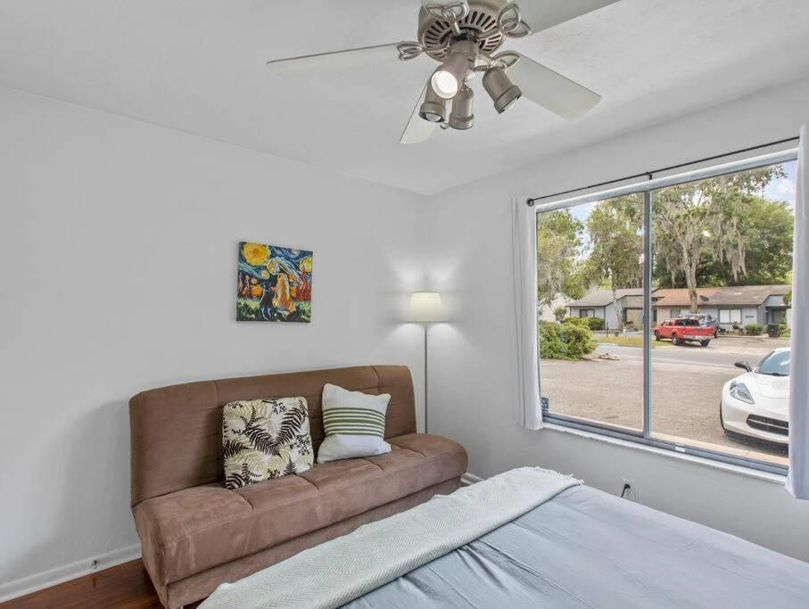 Apartment Spacious Pet Friendly Ping Pong Table *