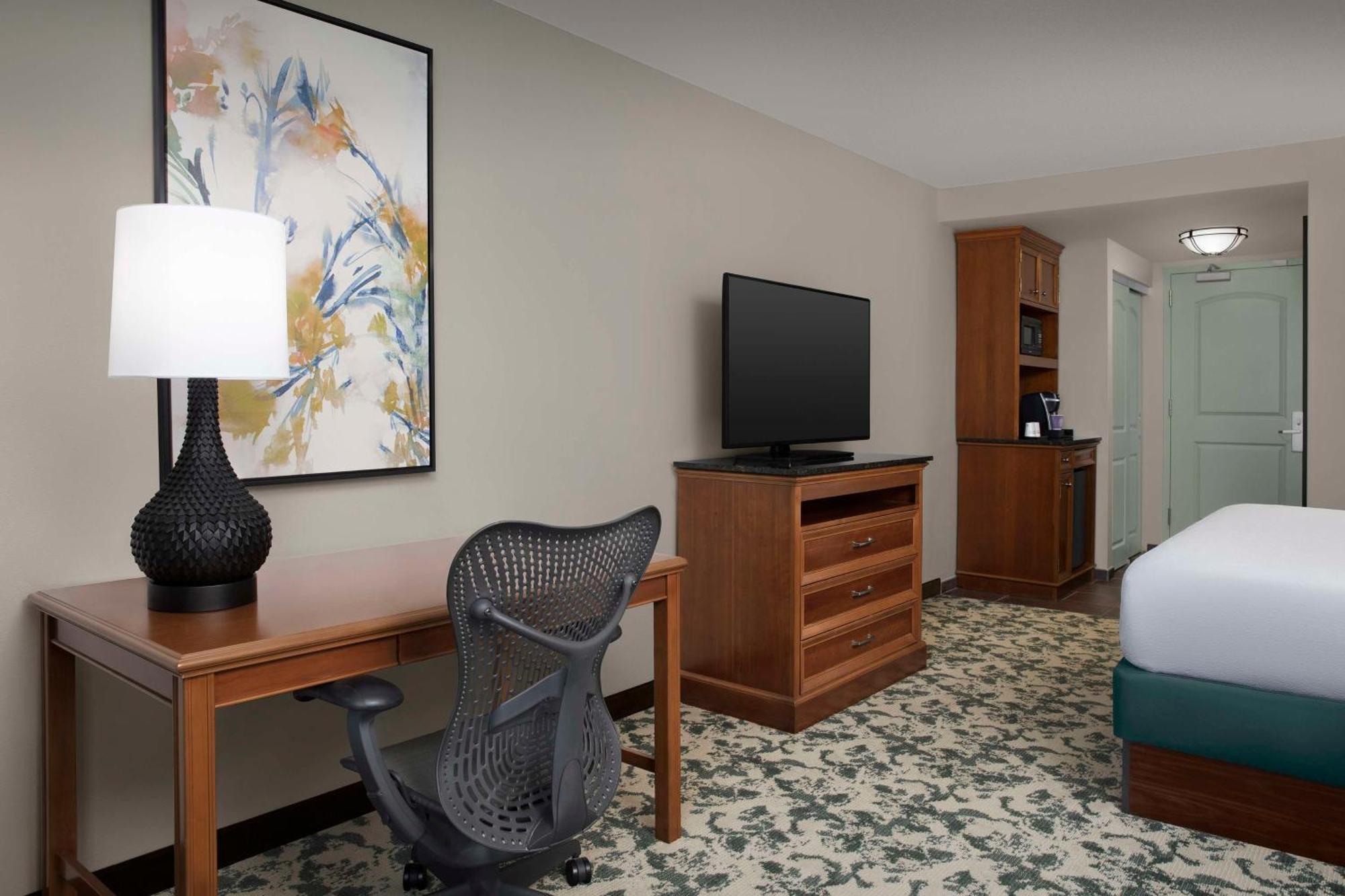 Hilton Garden Hotel 3*