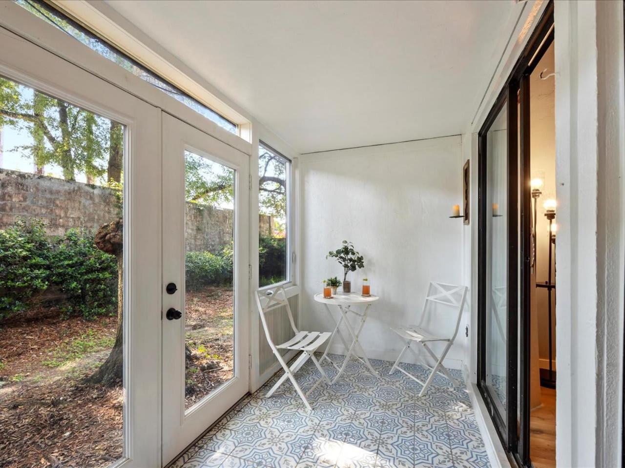 Artist's Tower Townhome Just Renovated W Loft *