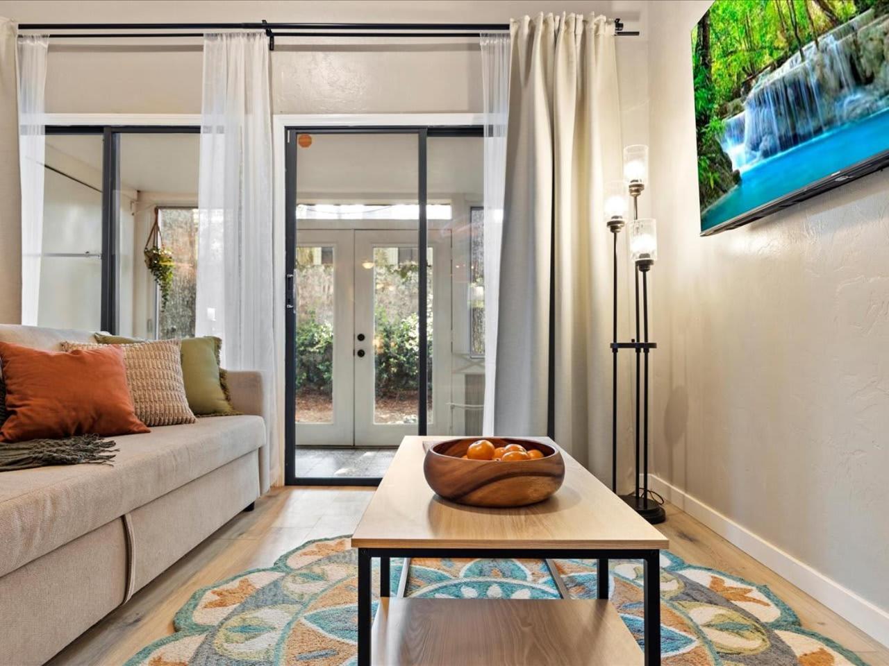 Artist's Tower Townhome Just Renovated W Loft *