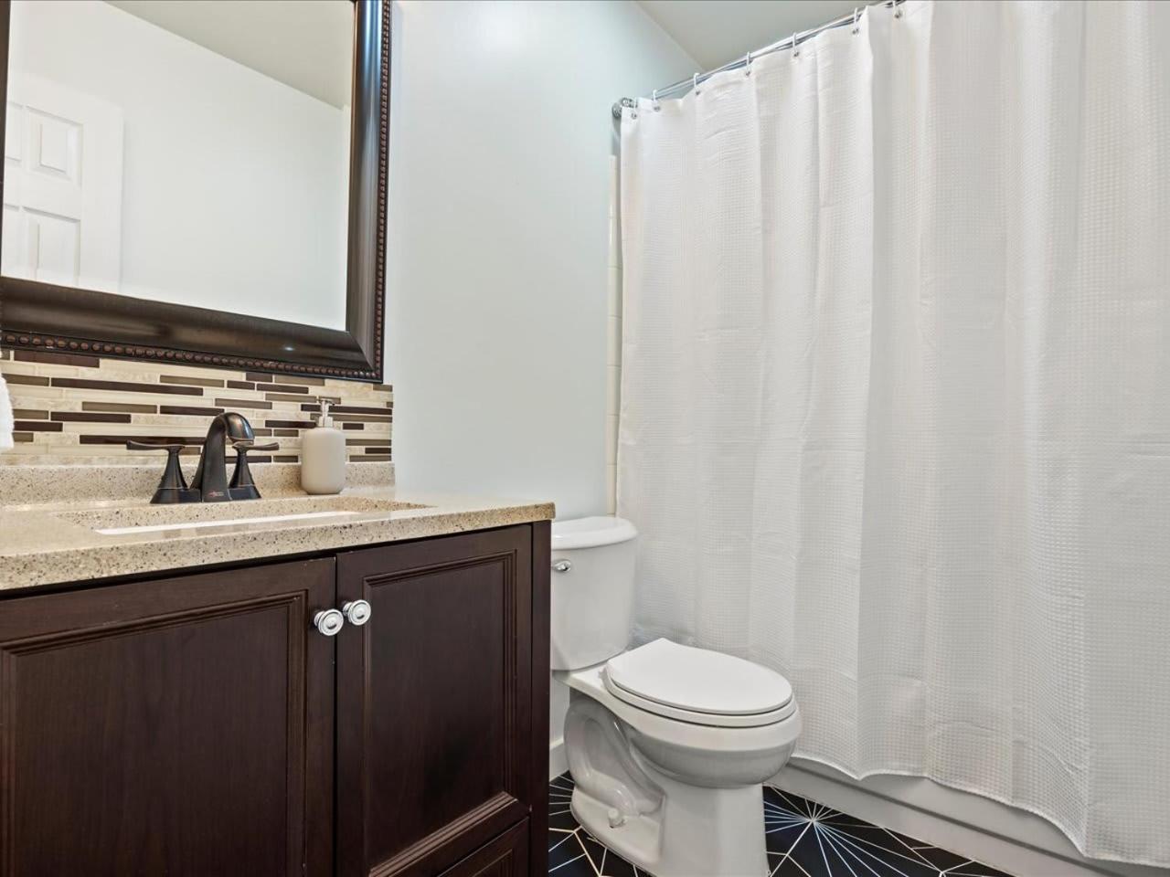 Apartment Artist's Tower Townhome Just Renovated W Loft