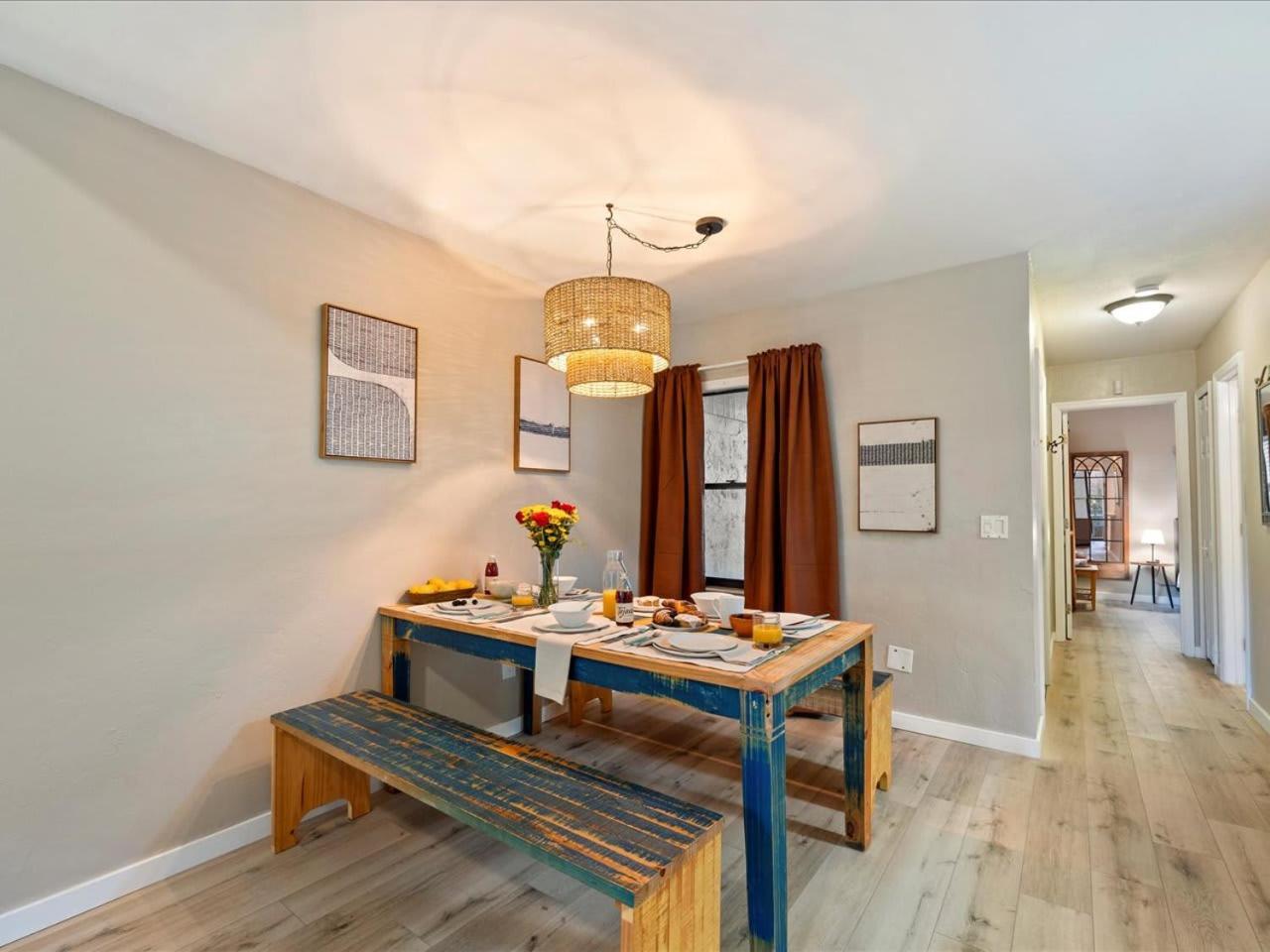 Artist's Tower Townhome Just Renovated W Loft Apartment