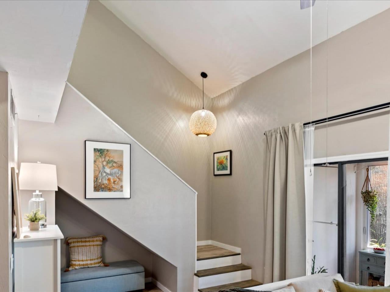 Apartment Artist's Tower Townhome Just Renovated W Loft *