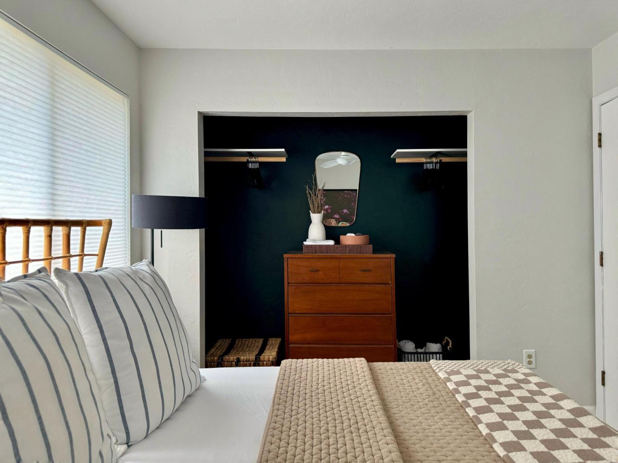 Quiet, Convenient & Modern Haven Apartment