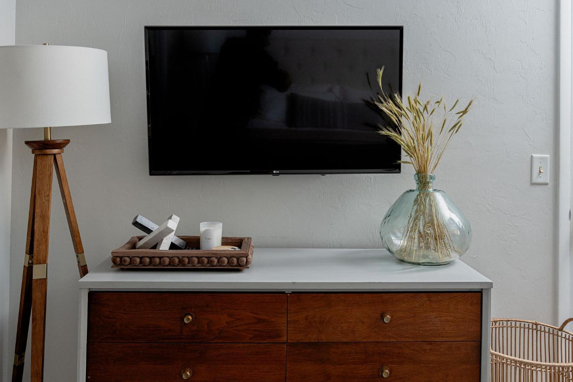 Quiet, Convenient & Modern Haven