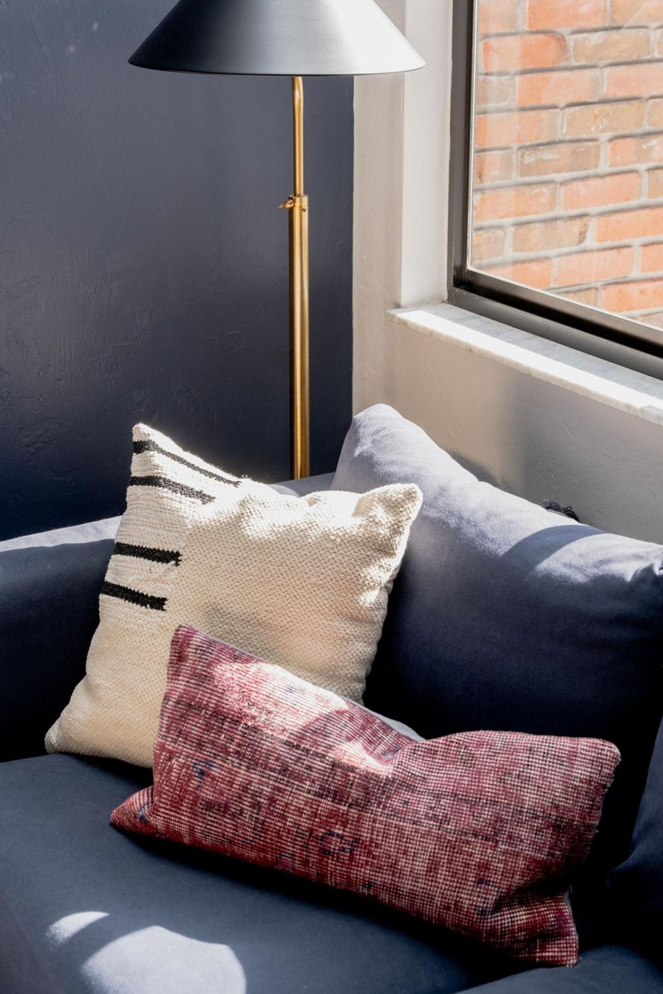 Quiet, Convenient & Modern Haven Apartment *