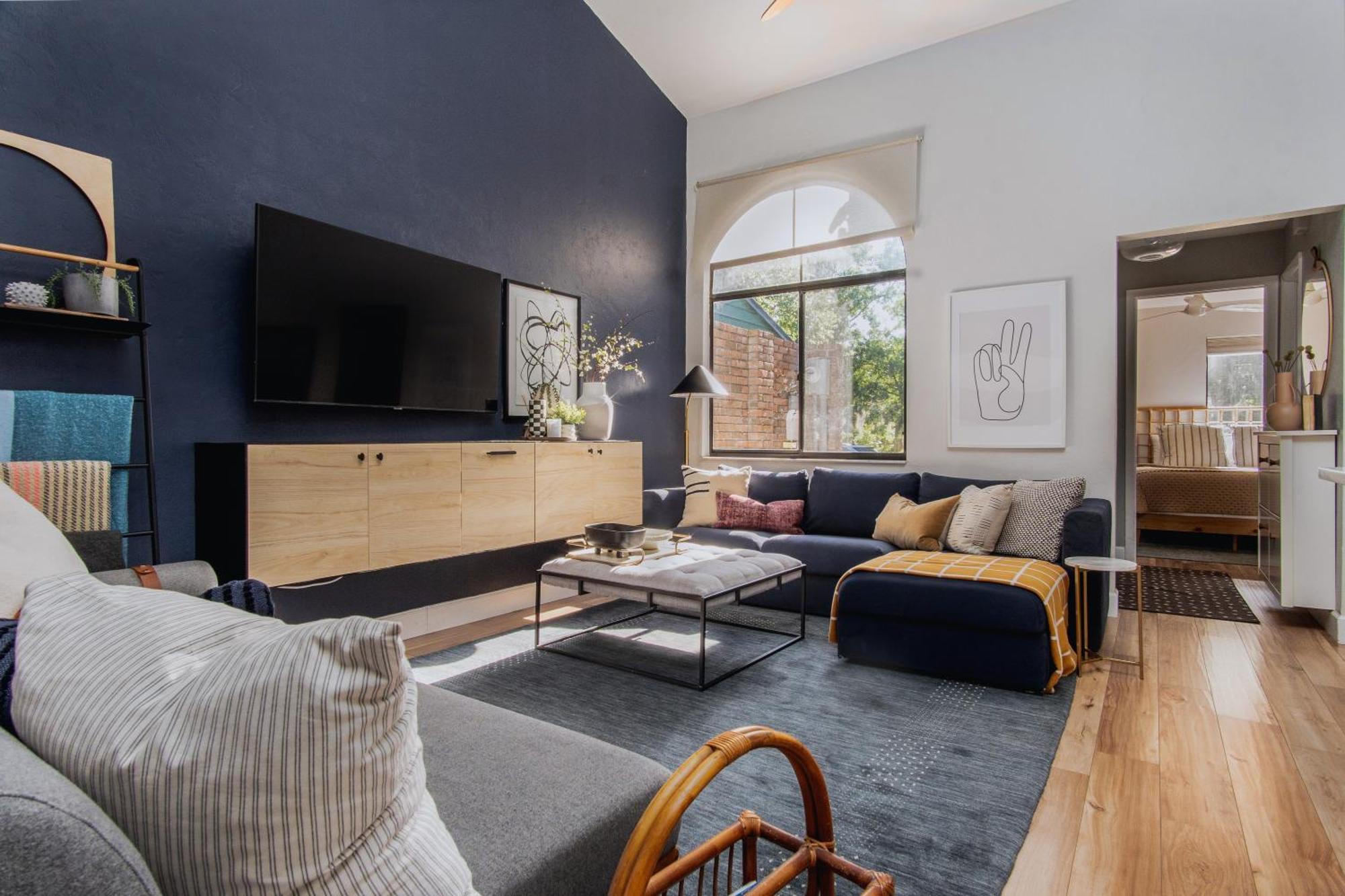 Quiet, Convenient & Modern Haven Gainesville