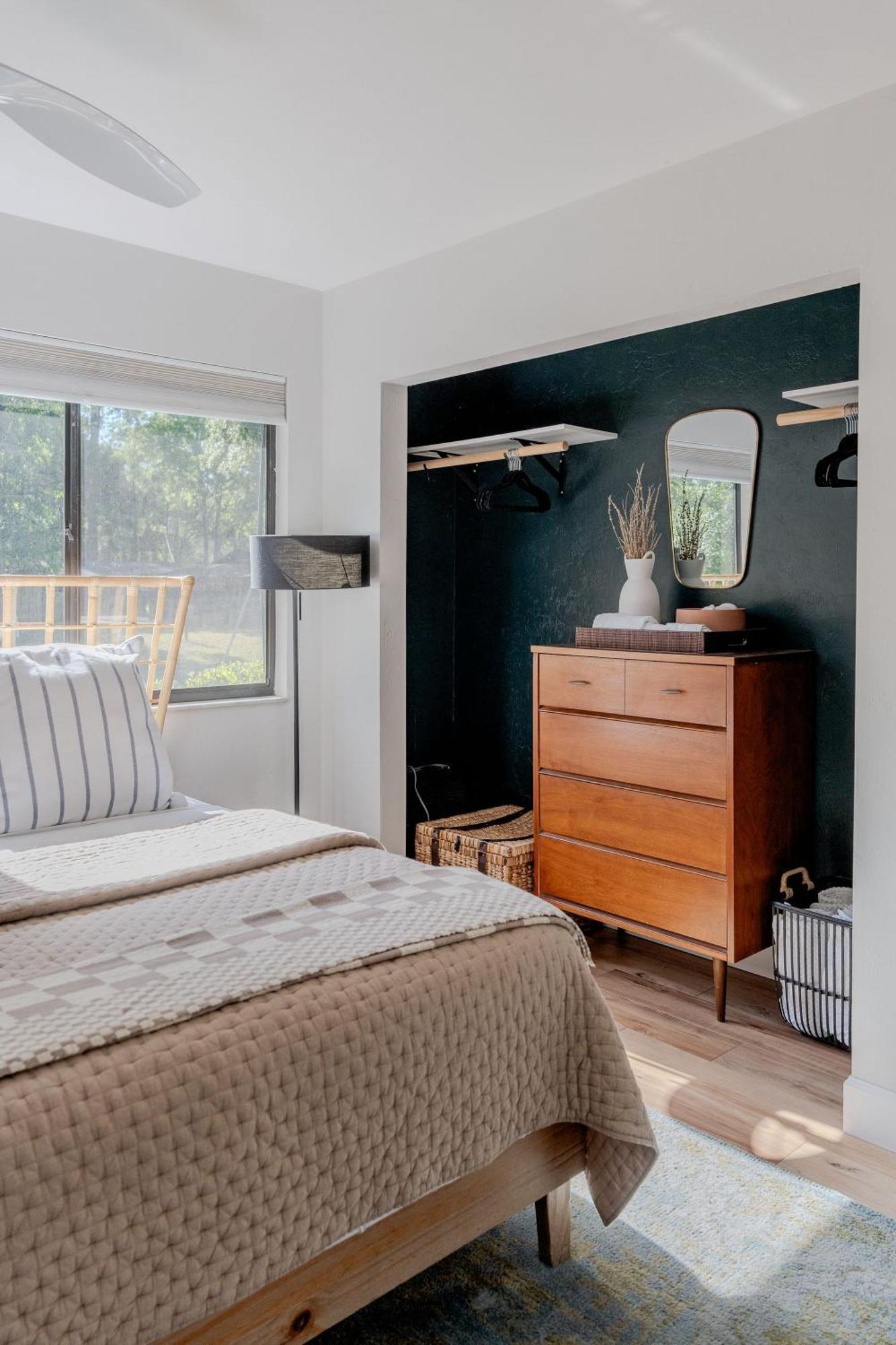 Quiet, Convenient & Modern Haven Apartment Gainesville