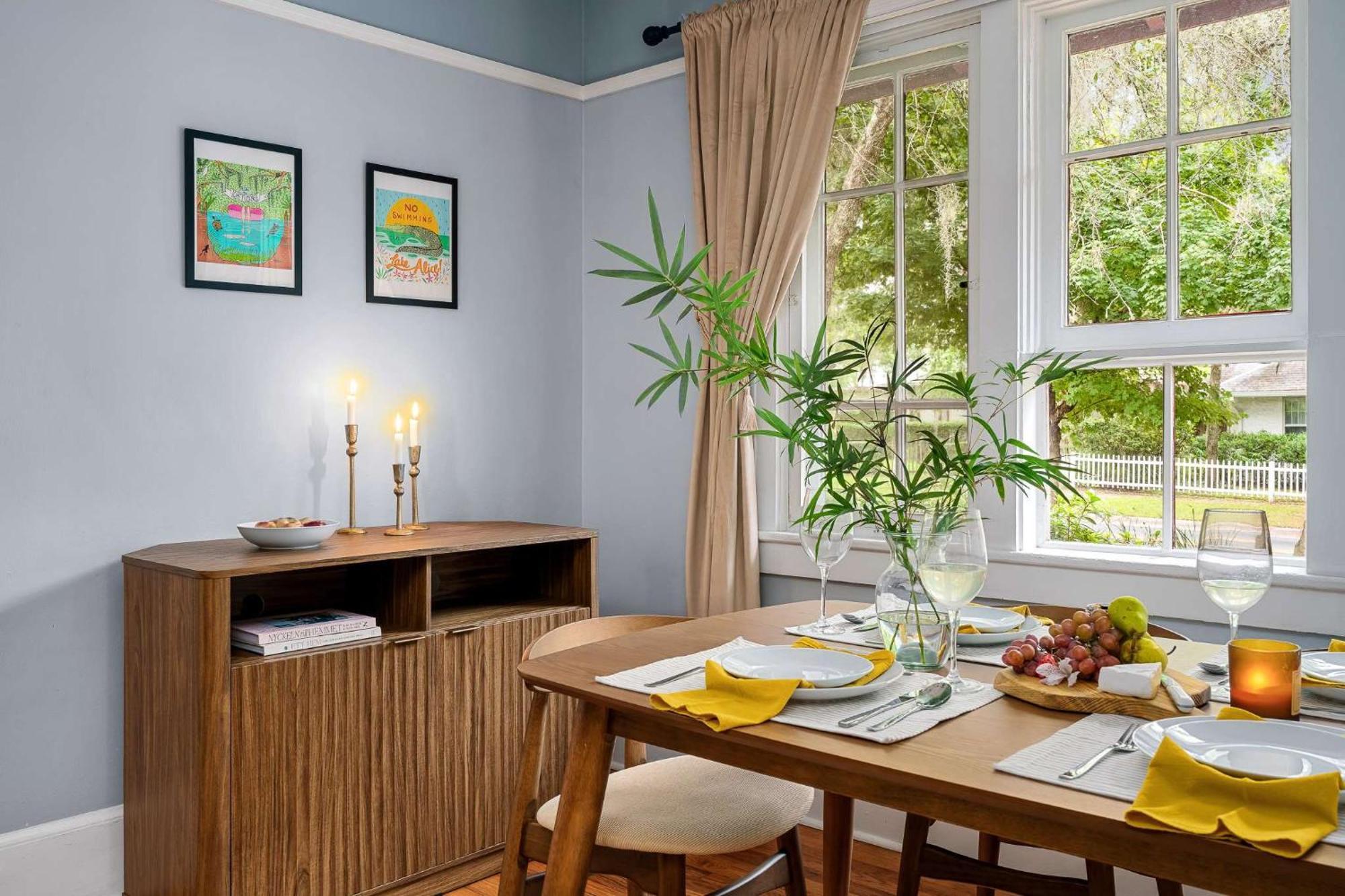 Holiday home The Gallery At Duckpond - 1930s Historic Charm Gainesville