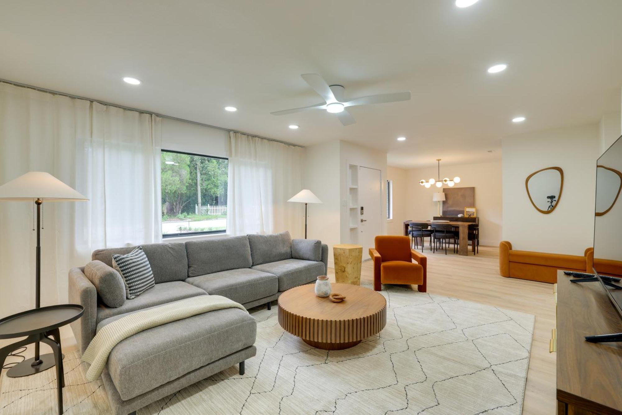 1 Mi To Ben Hill Griffin Stadium With Patio! * Gainesville