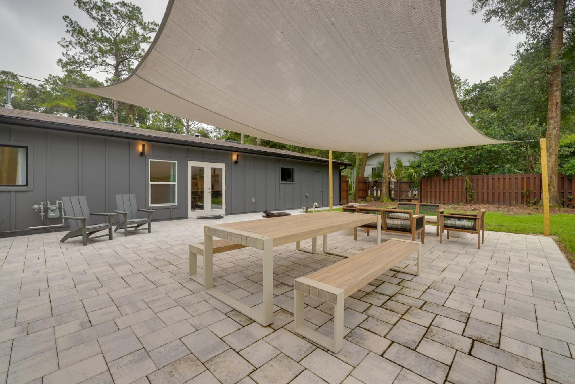 Holiday home 1 Mi To Ben Hill Griffin Stadium With Patio! Gainesville