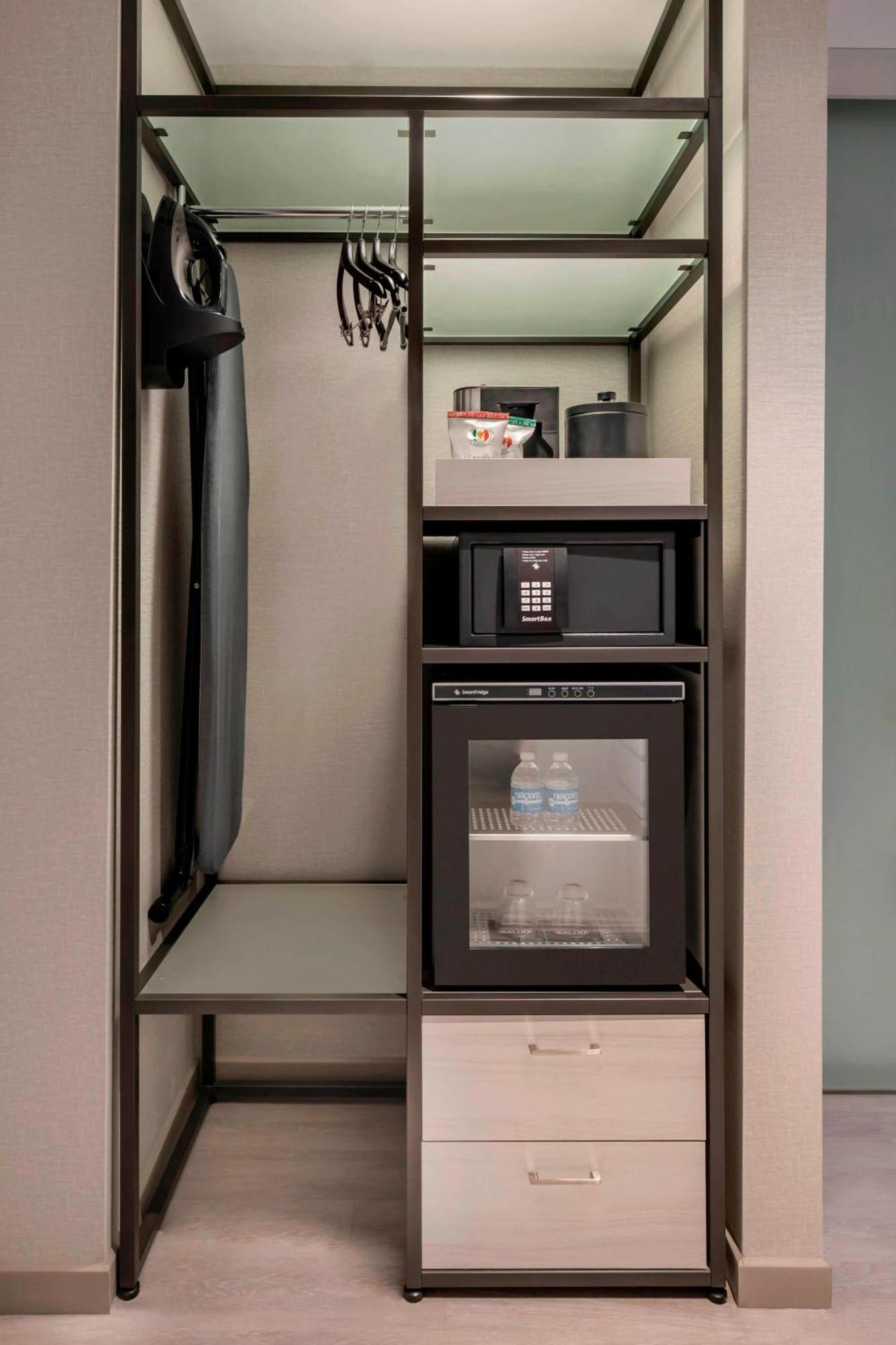 Ac By Marriott Downtown 4*