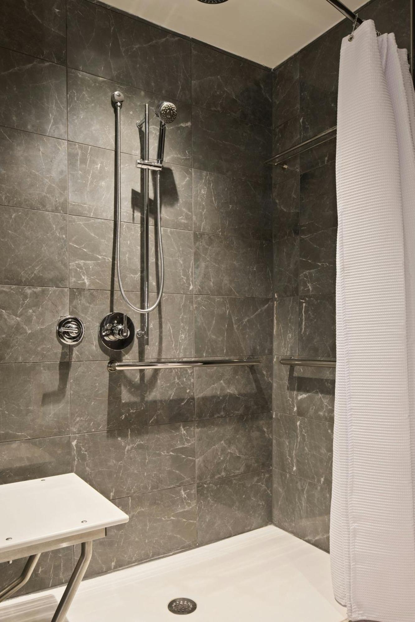 Ac By Marriott Downtown 4*