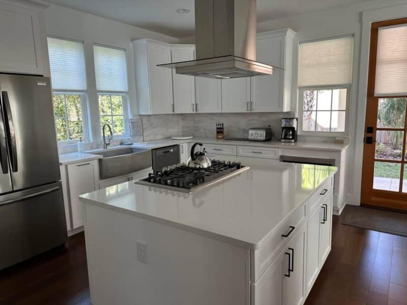Gator Grove - Colonial House - Brand New Build! Holiday home