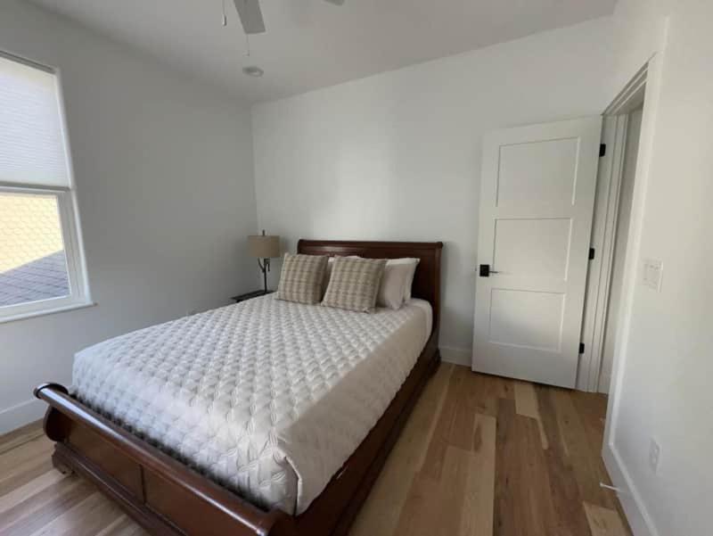 Gator Grove - Queen Ann White - New Build! Holiday home