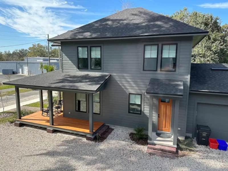 Gator Grove - Queen Ann Grey - New Build! Holiday home