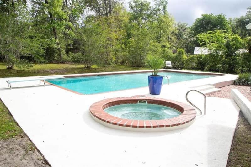 Coaches House - 2 Miles From Ben Griffin Stadium Holiday home Gainesville