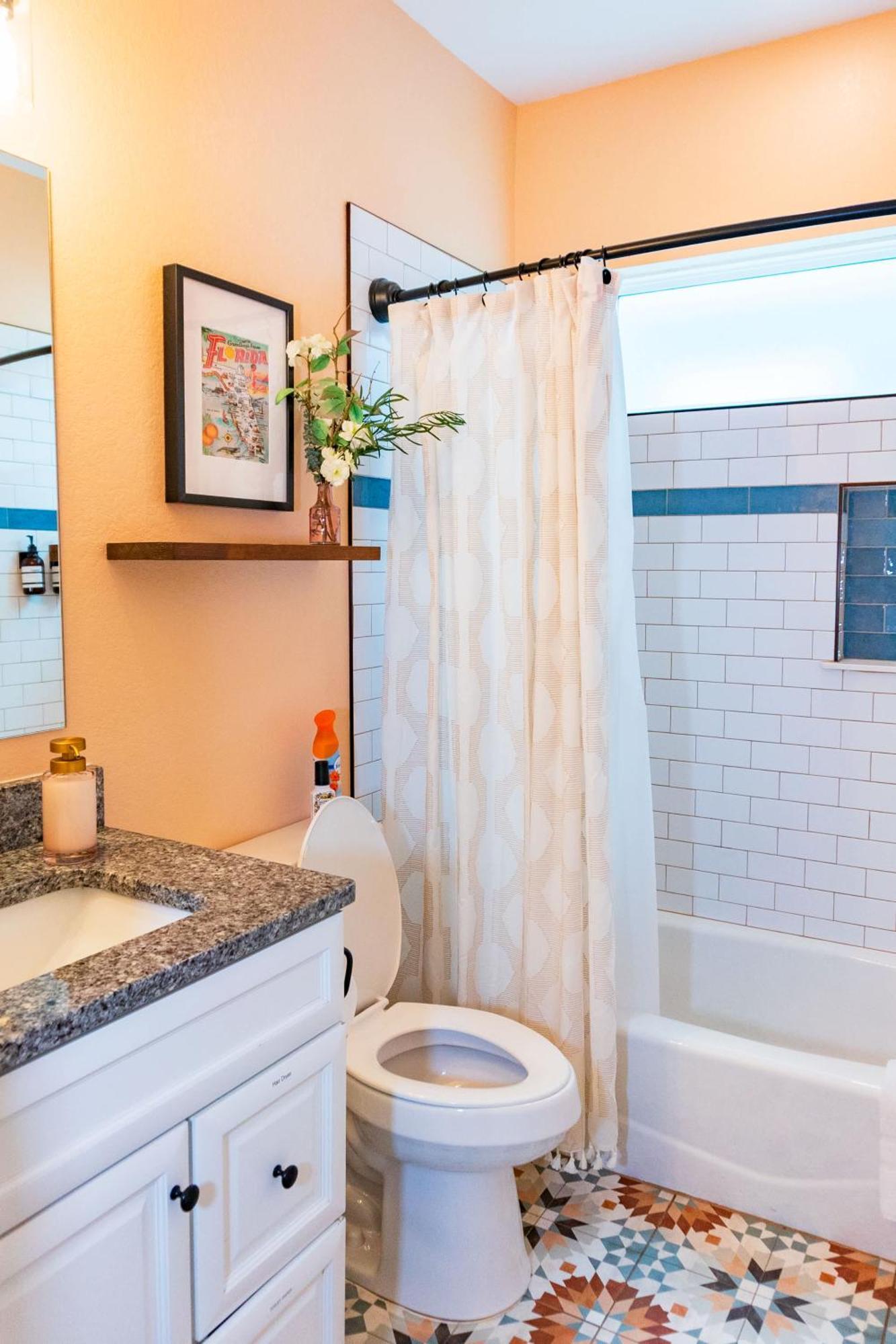 The Royal Crane Newly Built Upscale Holiday home Gainesville