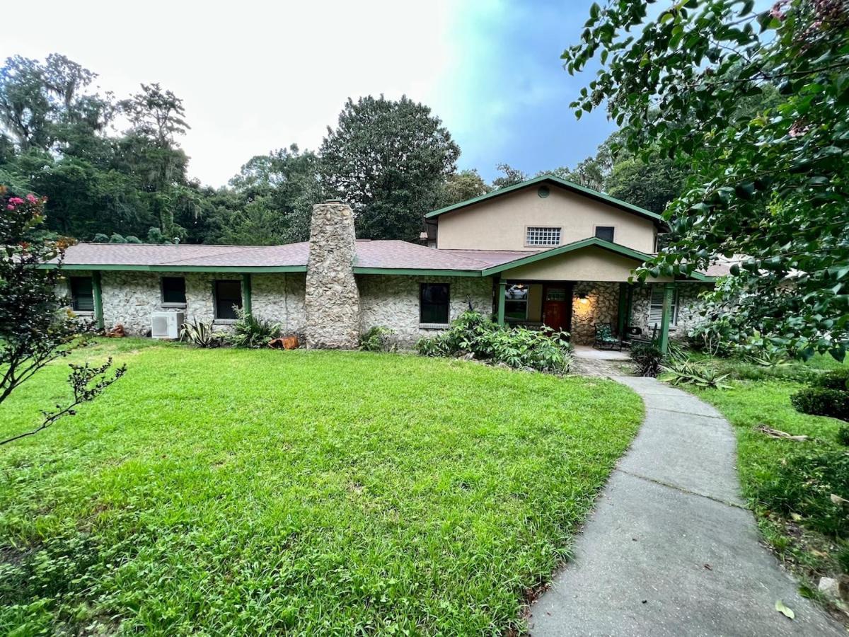Majestic House With Swimming Pool Holiday home *