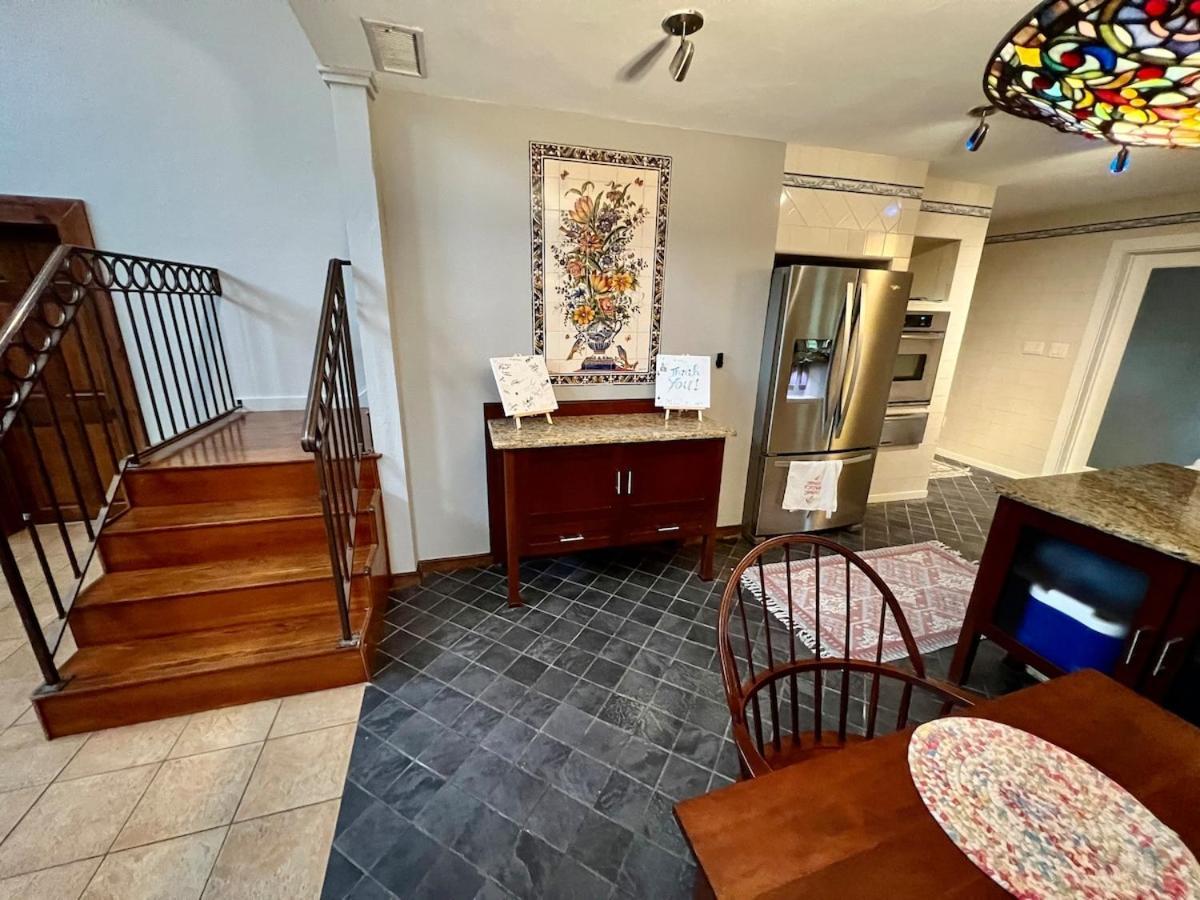 Majestic House With Swimming Pool * Gainesville