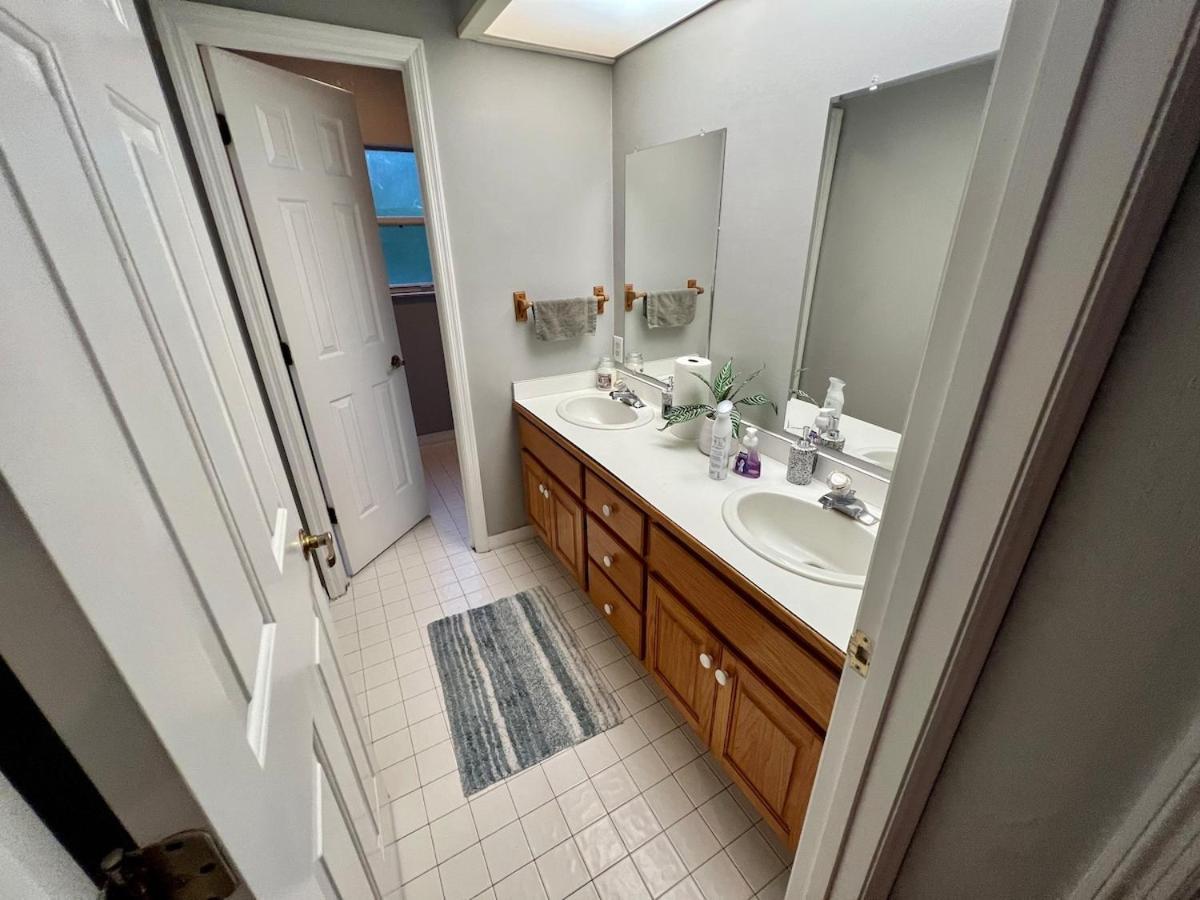 Majestic House With Swimming Pool * Gainesville